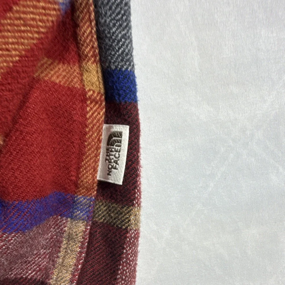 The North Face Arroyo Mens M Flannel Cotton Plaid Long Sleeve Button-Up NF0A5G2Q